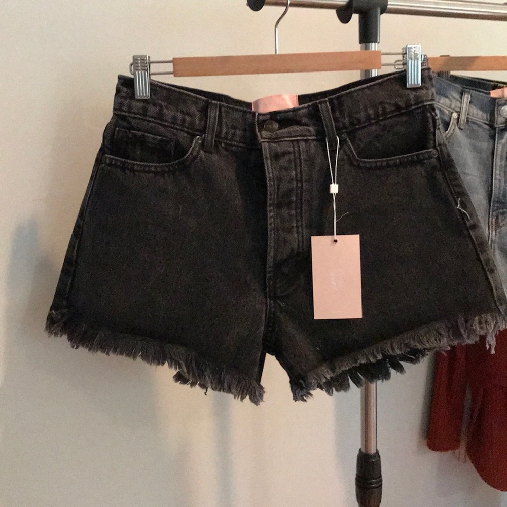 BRAND NEW REVICE DENIM SHORTS!!! size 28